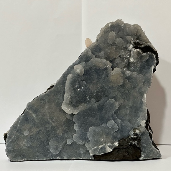 Chalcedony with Apophyllite and Stilbite - Picture 3 of 5